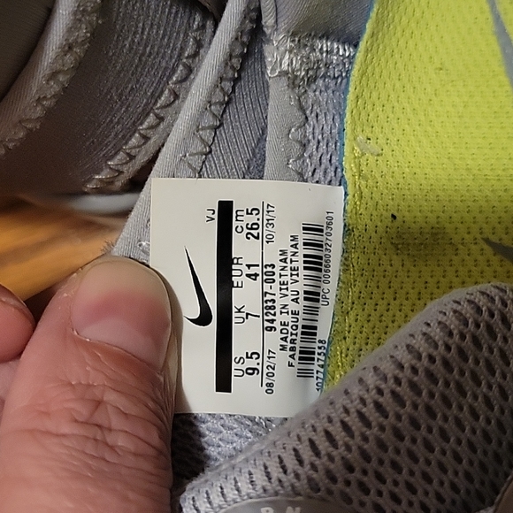 Nike running shoes - Picture 2 of 5